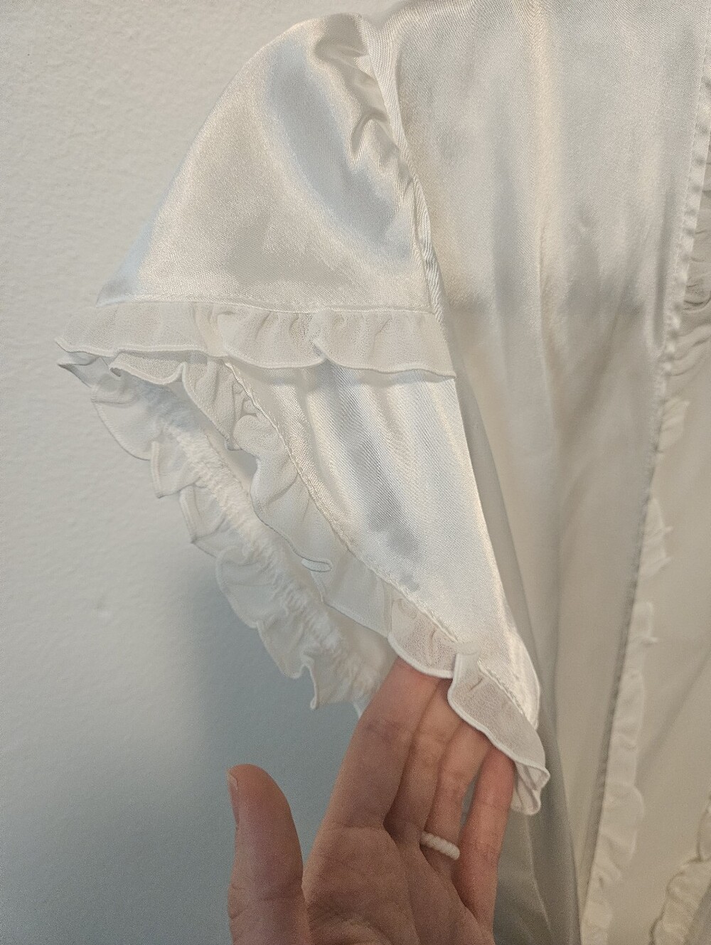Silky White Robe With Ruffles - Picture 5 of 5